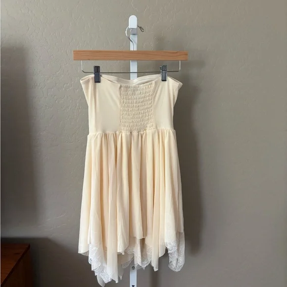 Urban outfitters Strapless Dress with Lace Hem - Picture 4 of 6